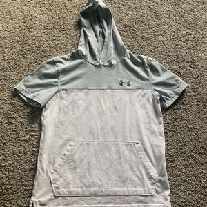 Short sleeved Under Armor hoodie